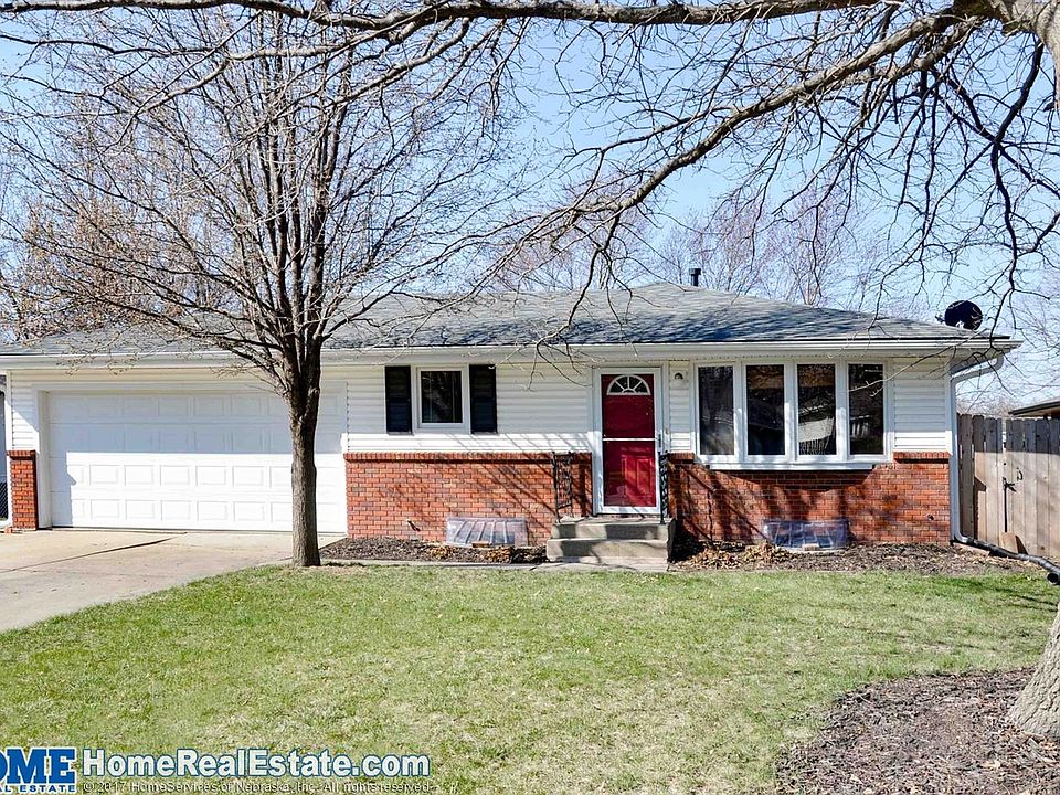 1st image of 5811 Skylark Ln