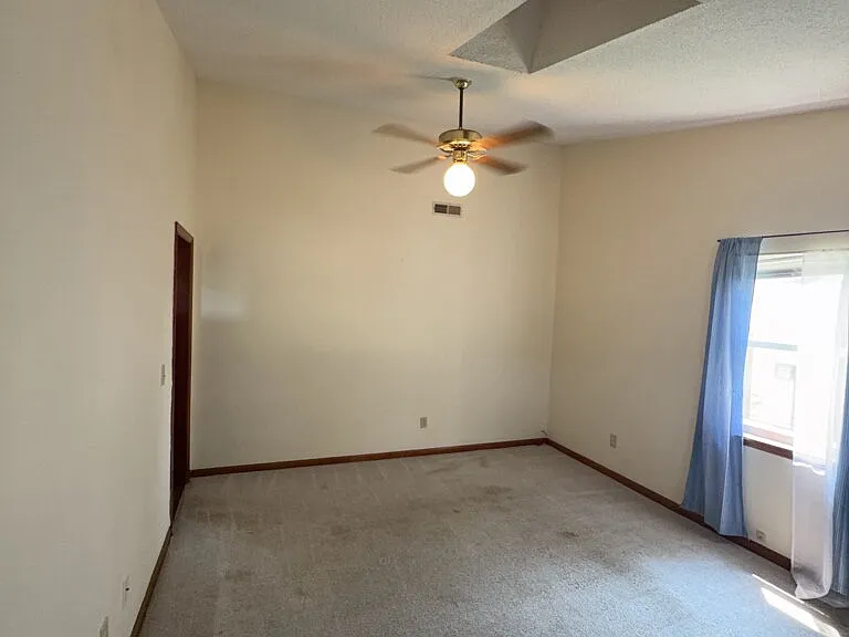 106B Pete Jones Dr — Photo 2