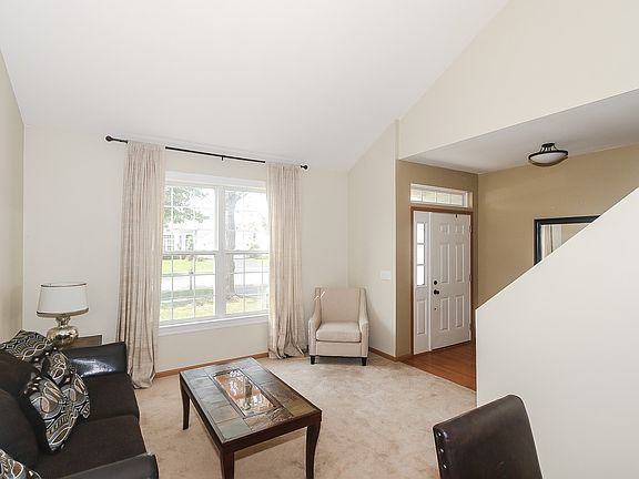 3rd image of 2212 Ashbrook Ln