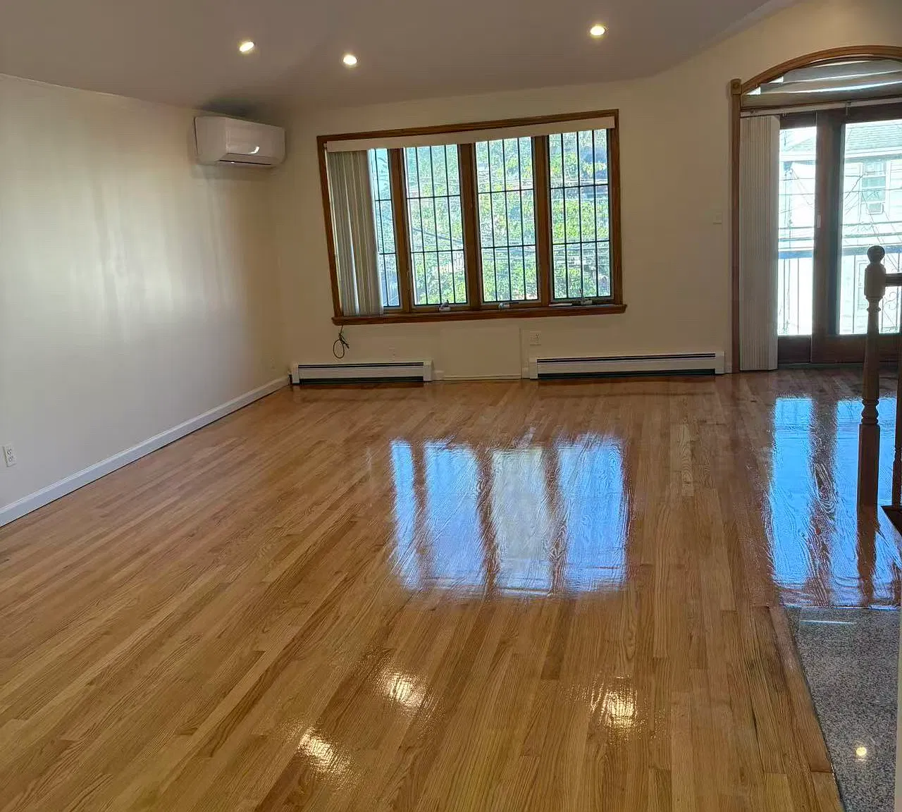 3 bed, 1200 sqft, $2,900 — Photo 1