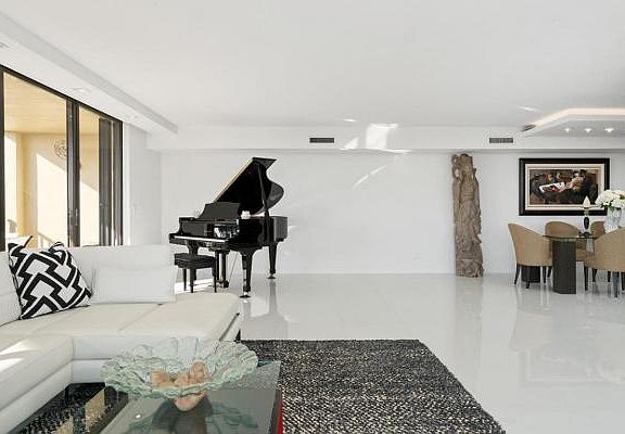 Home For Sale In La Pensee