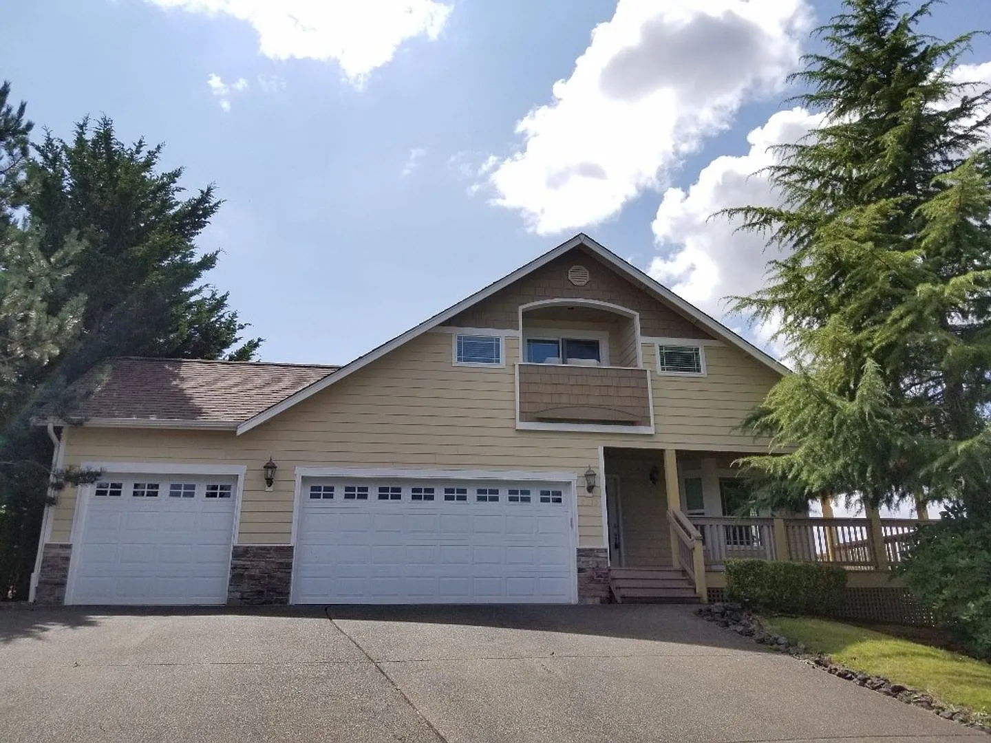 4BD Home in McAllister Park — Photo 2