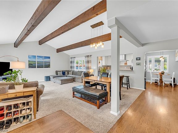 2nd image of 6027 Park Ridge Dr