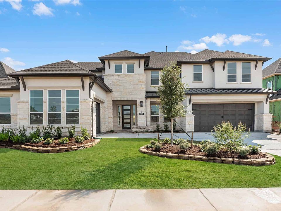 21335 Crescent Winged Drive Milan D