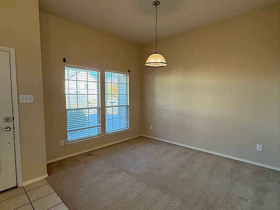 4th image of 1505 Lacewing Dr