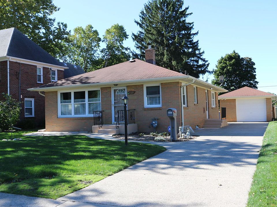 1st image of 2321 Oakwood Ave NE