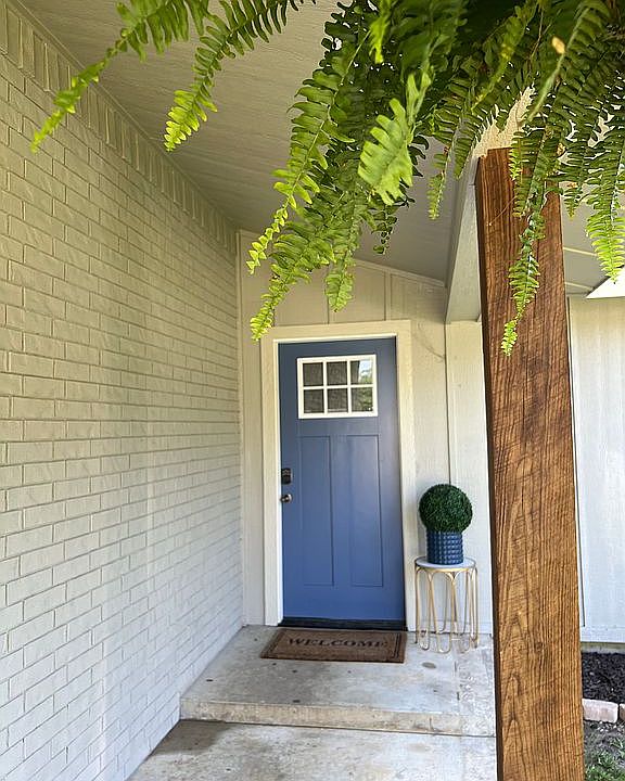 1st image of 107 Banbury Ln