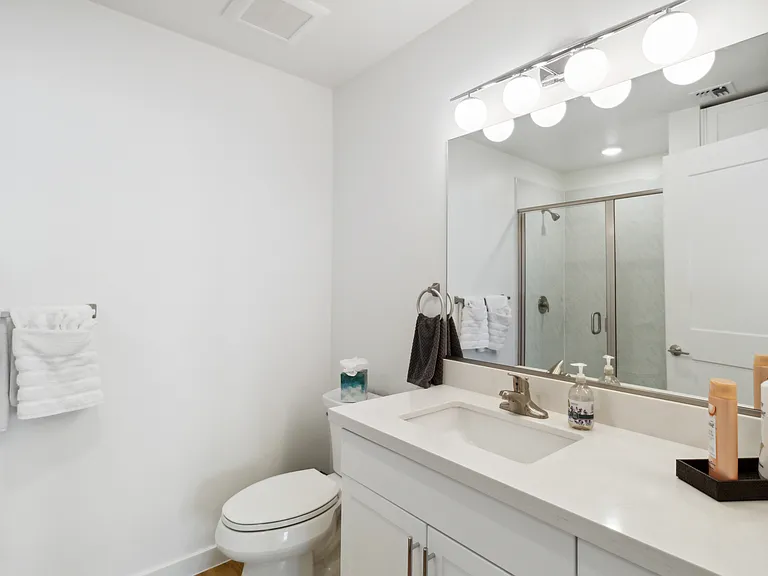 bathroom bathroom