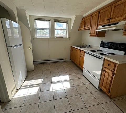 2nd image of 352 S Schuyler Ave #2