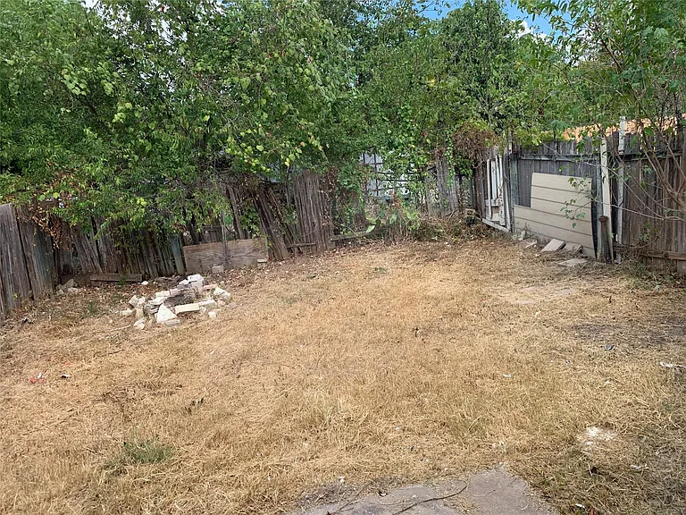 10447 Doc Holliday Trl #B — Photo 18