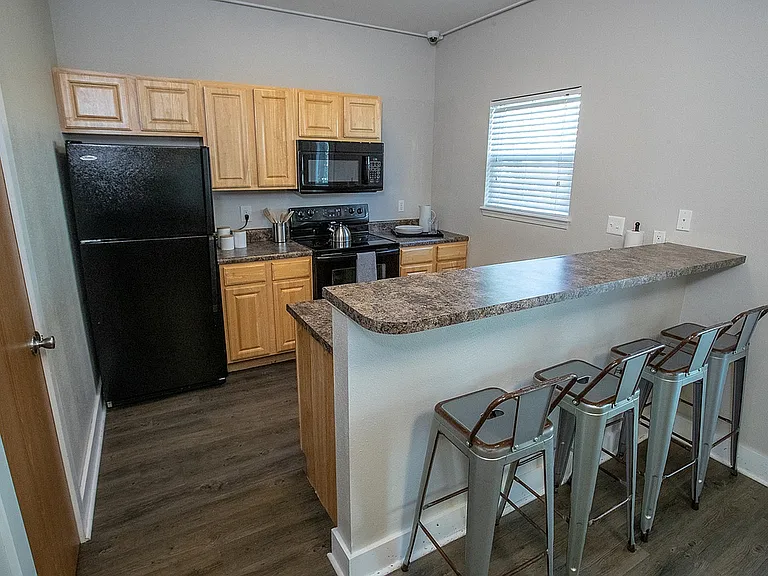 5149 Commercial Dr — Photo 1