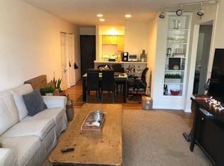 214 E 12th St APT 2, New York, NY 10003