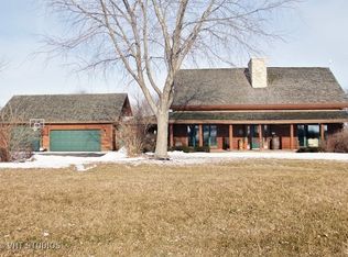 10716 Button Rd, Hebron, IL 60034