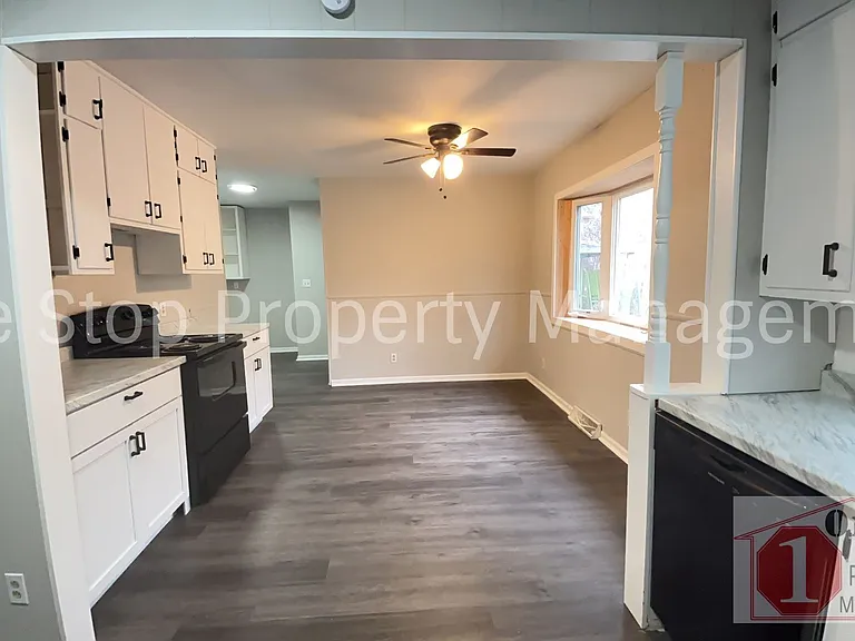 5714 NE 49th St — Photo 8