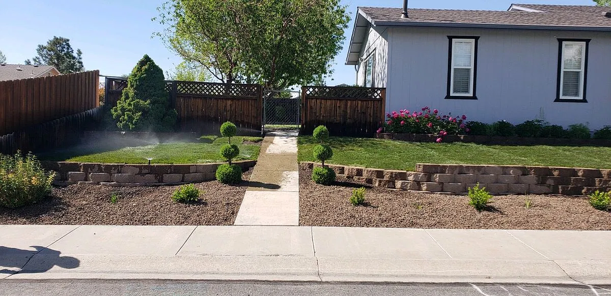 3 bed, 2.0 bath, 2088 sqft, $2,950 — Photo 2