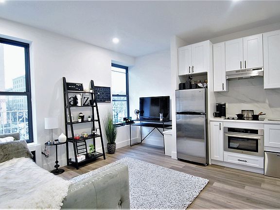 2nd image of 2785 Broadway APT 7B