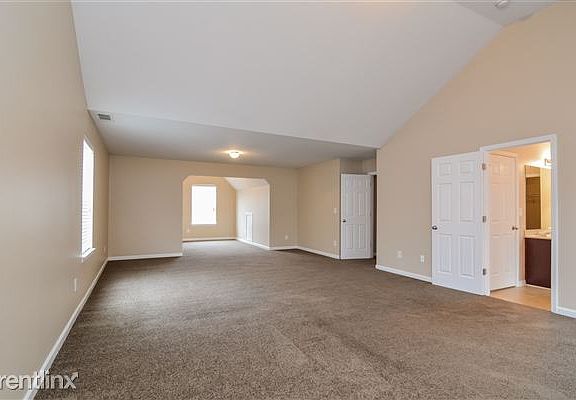 008-Master_Bedroom-2319097-medium