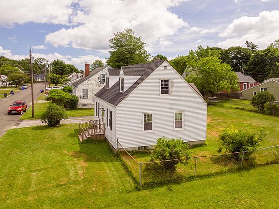 3rd image of 38 Bonnybriar Road