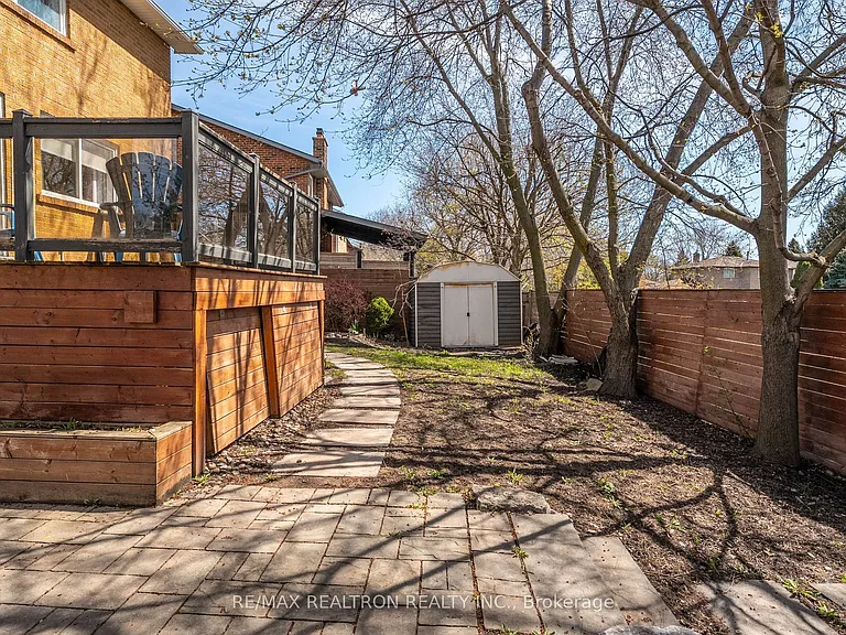 117 Cardinal Cres #UPPER — Photo 36