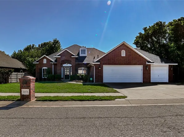 21574 Lake Shadows Dr, Edmond, OK 73012