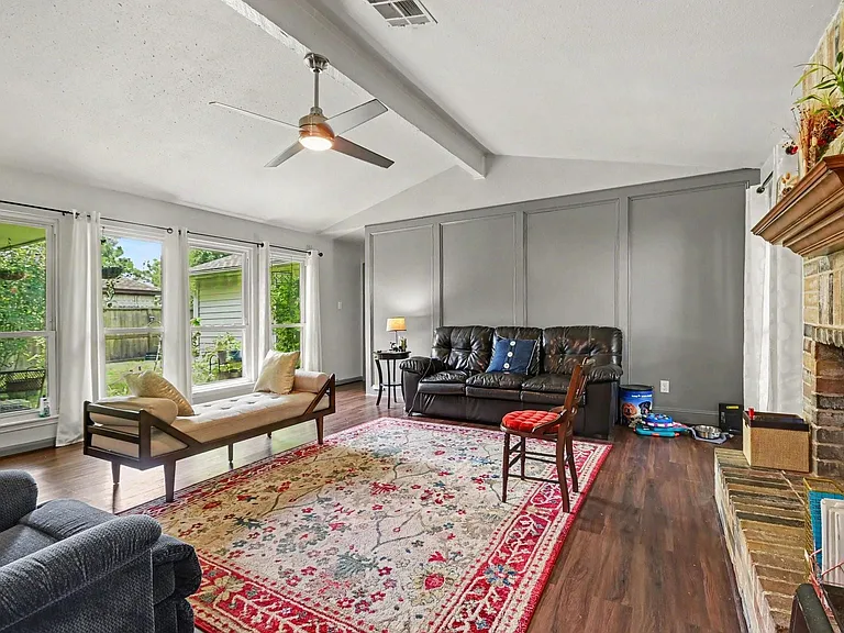 423 Merriweather St — Photo 5