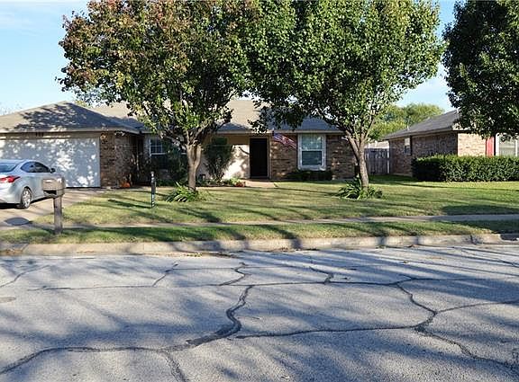 2nd image of 409 Indian Crest Dr