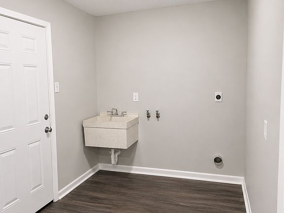 4th image of 1040 Orange Blossom Ln #1042
