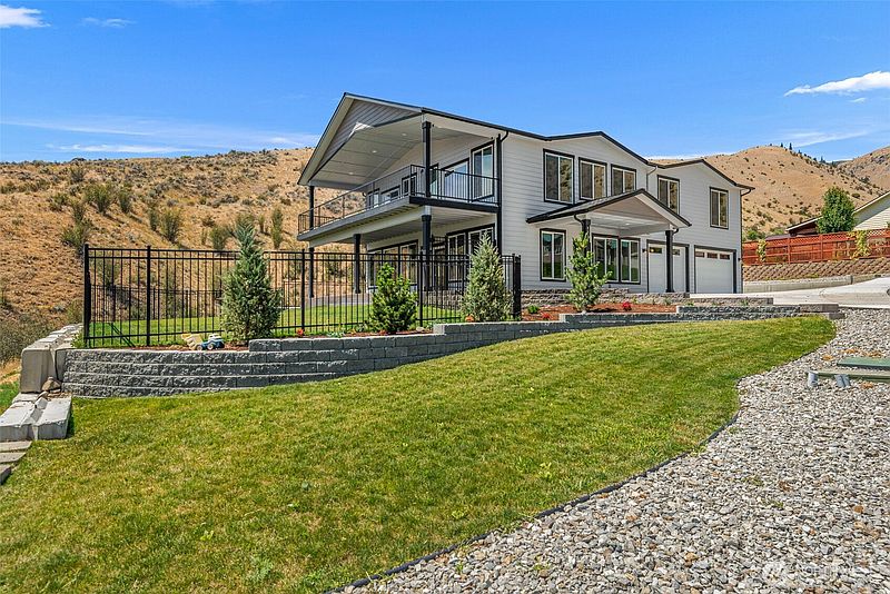 2nd image of 9971 Saska Way