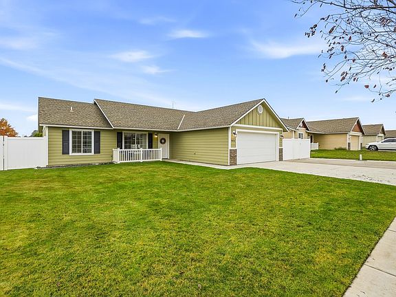 3rd image of 8826 W Bruneau Pl