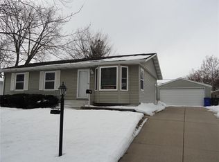 158 Crestridge Dr NW, Cedar Rapids, IA 52405