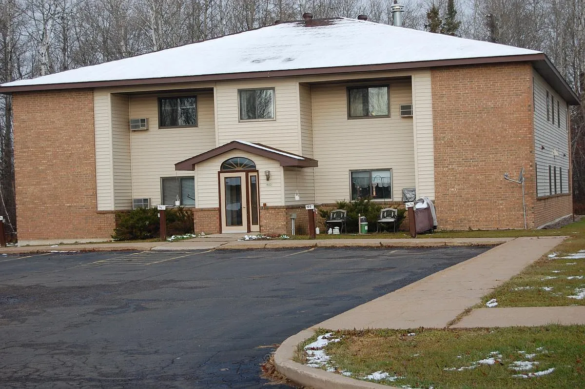 2 bed, $701 — Photo 1