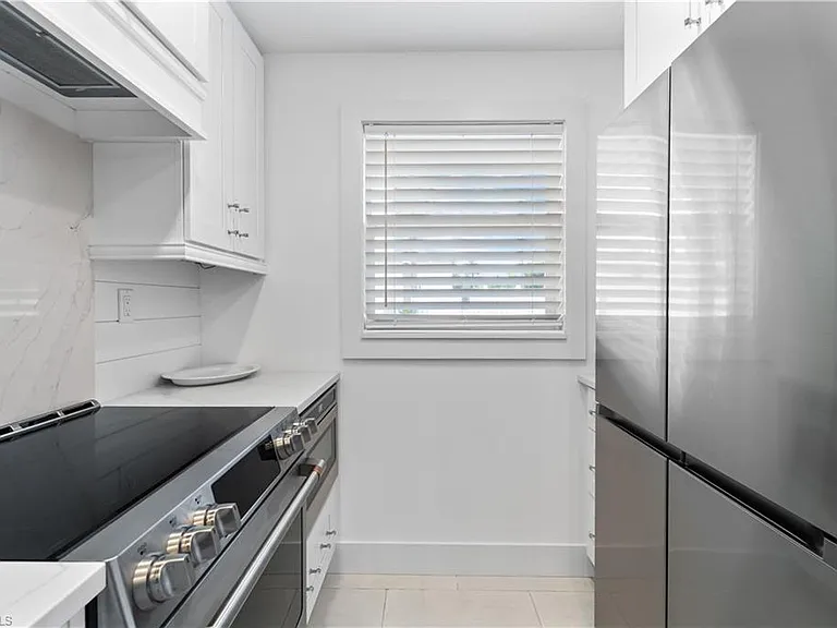 900 8th Ave S #105 — Photo 9