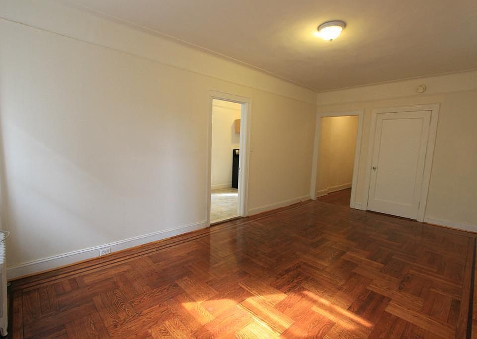 2nd image of 4315 45th St APT 1A