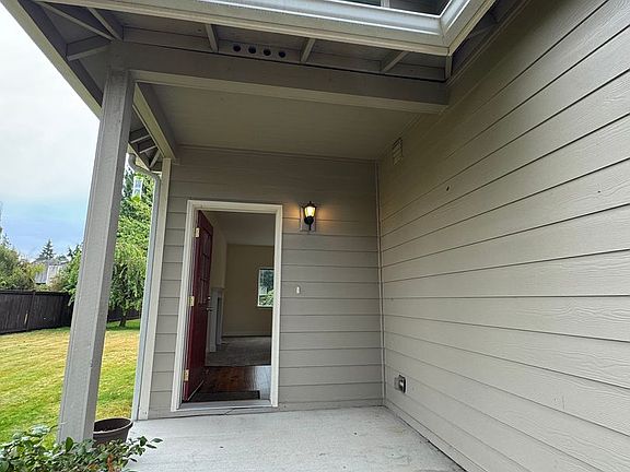 5th image of 8015 Cirque Dr W