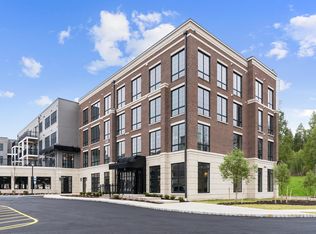 1000 The American Rd APT 427, Morris Plains, NJ 07950