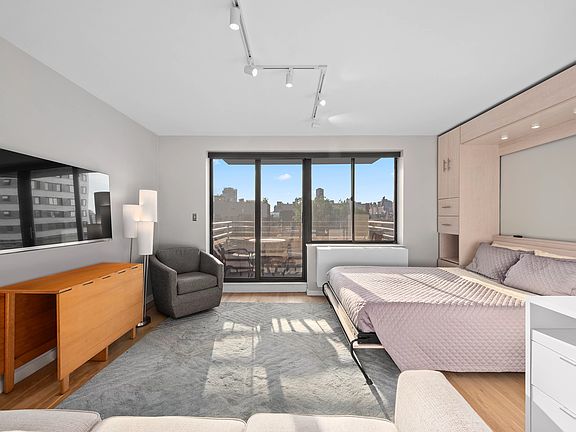 3rd image of 181 7th Ave APT 7A