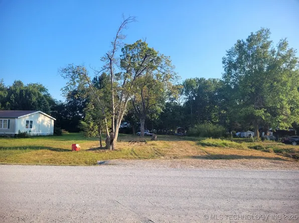 Spring Creek St, Pryor, OK 74361