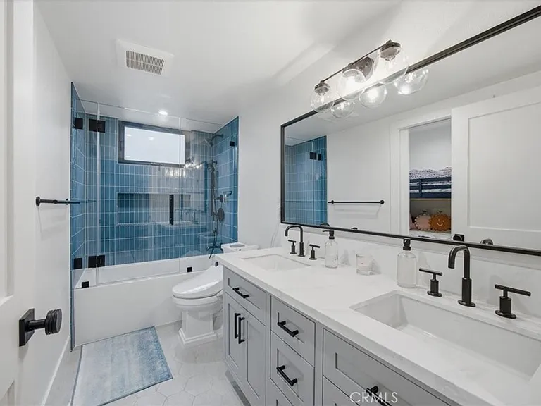 1506 Wollacott St — Photo 20