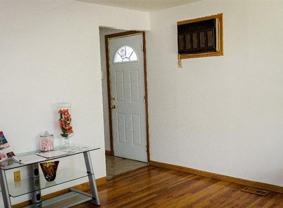 2nd image of 13 Englewood Ct
