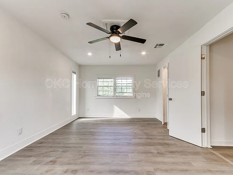 1812 W Noble Ave — Photo 42