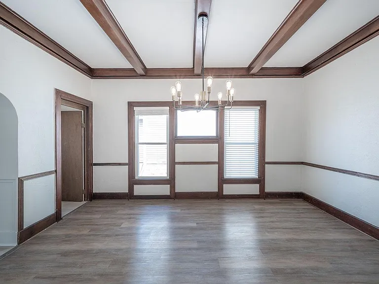 225 N Rutan Ave — Photo 9