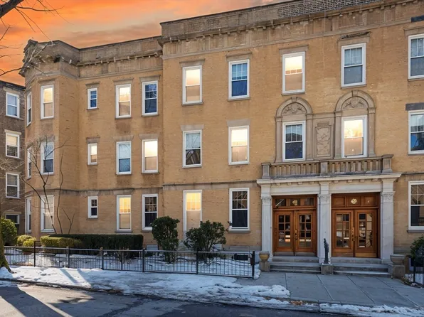 48 Marshal St #A, Brookline, MA 02446