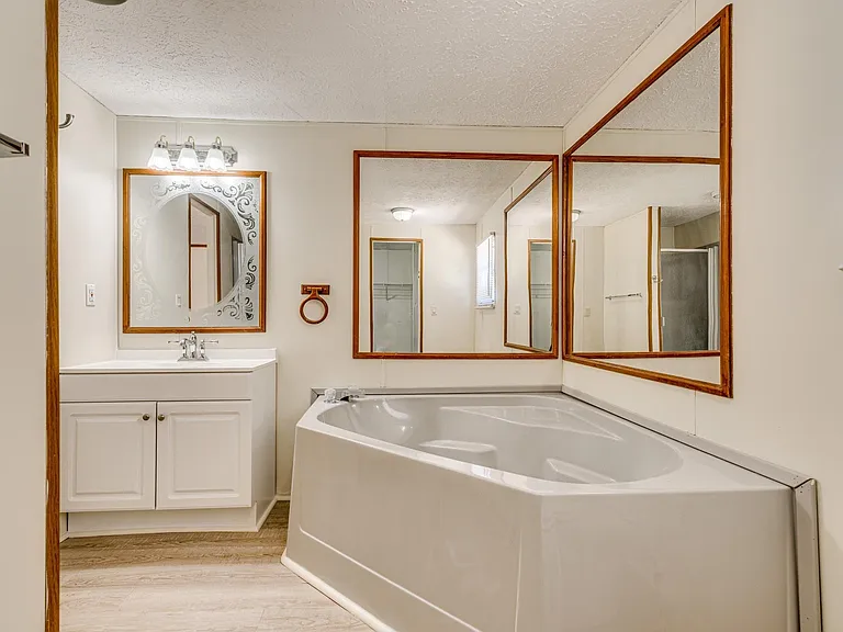3905 Byrd Rd — Photo 9