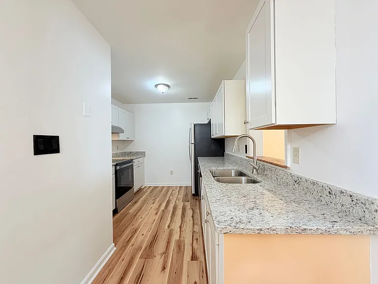5302 Aden Ct — Photo 5