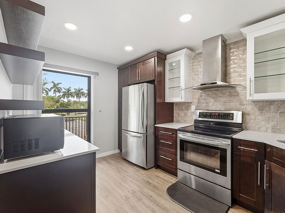 1st image of 1033 Banks Road #203