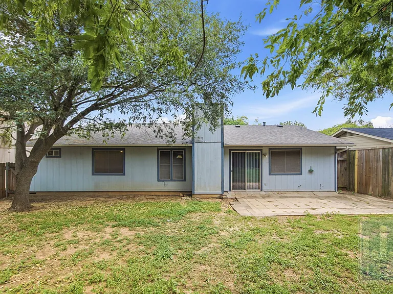 9002 Marsh Dr — Photo 23