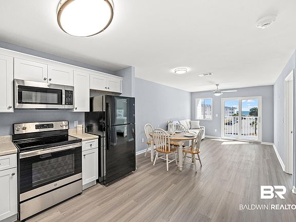 3rd image of 400 W Plantation Rd #4310