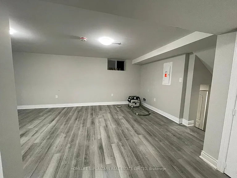 43 Oldfield Dr — Photo 11