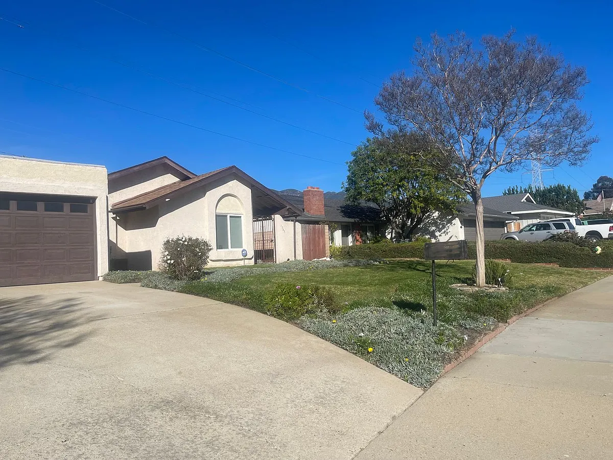 Building Photo - 1545 Diane Dr