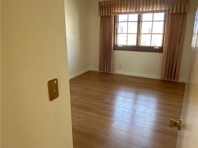 926 W Alfred Pl — Photo 15